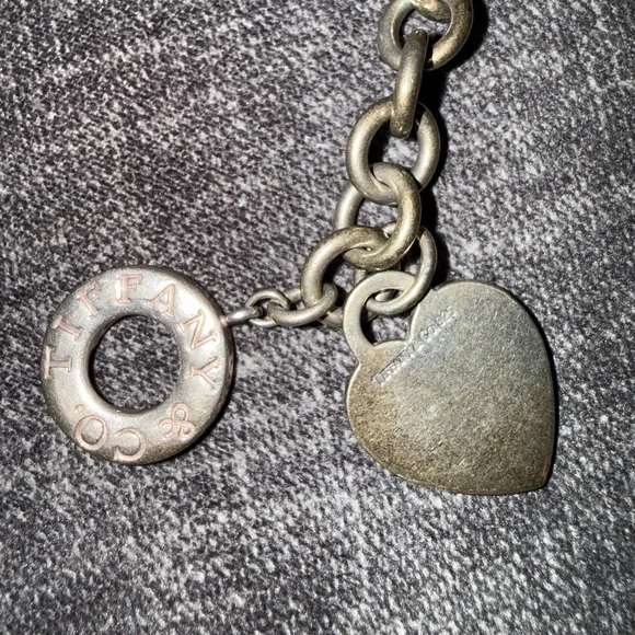Return to Tiffany & Co. Heart Tag Toggle Necklace - Picture 2 of 4